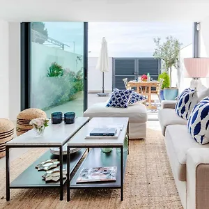 https://watch-waves-roll-in-from-the-lavender-fringed-balcony.1costadelsol.com